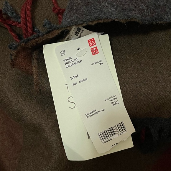 Uniqlo two way stole - Picture 2 of 2